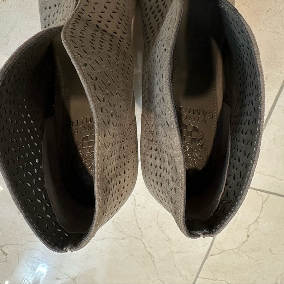 Vince Camuto open toe bootie size 7.5 - Picture 7 of 8